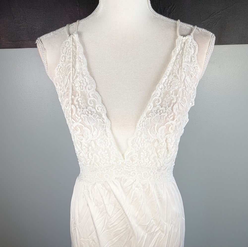 Vintage White Slip Dress With A Peignor - Picture 3 of 14